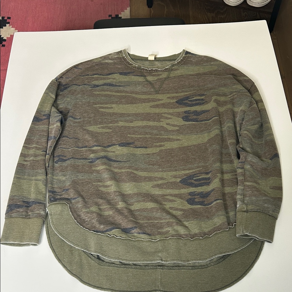 Women’s oversized Camouflage Sweater